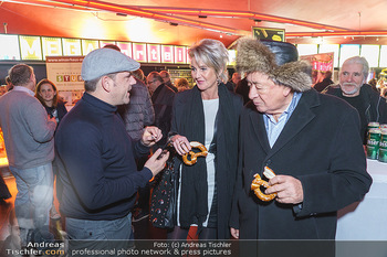 Kinopremiere ´Alles wird gut´ - Hollywood Megaplexx Gasometer, Wien - Mi 15.01.2020 - Richard LUGNER mit Begleitung ´Zebra´ Karin KARRER, Christian 16