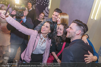 Dancing Stars 2020 - Klyo Urania, Wien - Do 16.01.2020 - Selfie Conny KREUTER, Roswitha WIELAND, Norbert OBERHAUSER etc4