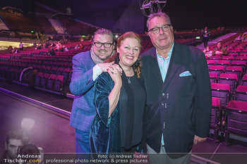 Holiday on Ice Premiere - Wiener Stadthalle - Mi 29.01.2020 - Familie Michael SCHADE mit Ehefrau Dee MCKEE, Wolfgang FISCHER9