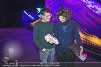 Holiday on Ice Premiere - Wiener Stadthalle - Mi 29.01.2020 - Manuel RUBEY mit Freundin Stefanie NOLZ12