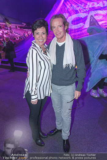 Holiday on Ice Premiere - Wiener Stadthalle - Mi 29.01.2020 - Andrea HÄNDLER mit Begleitung Martin21