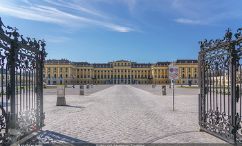 Corona Lokalaugenschein - Wien - Mo 16.03.2020 - Schloss Schönbrunn menschenleer Park ausgestorben wegen Coronav3