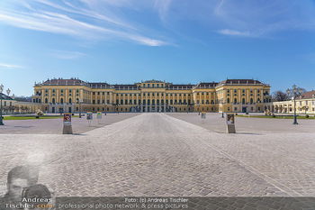 Corona Lokalaugenschein - Wien - Mo 16.03.2020 - Schloss Schönbrunn menschenleer Park ausgestorben wegen Coronav7