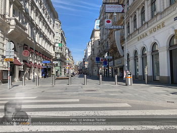 Corona Lokalaugenschein - Wien - Mo 16.03.2020 - Kärntnerstraße Wien wie ausgestorben wegen Ausgangssperre gesc97