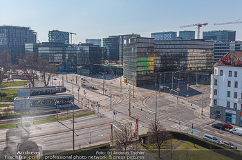 Corona Feature und Frühling - Wien und Wachau - Di 24.03.2020 - Leere verwaiste Mariahilferstraße Wien, Einkaufsstraße mensche18