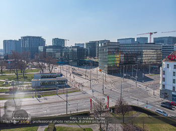 Corona Feature und Frühling - Wien und Wachau - Di 24.03.2020 - Leere verwaiste Mariahilferstraße Wien, Einkaufsstraße mensche19