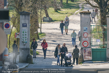 Corona Feature - Wien, NÖ - So 05.04.2020 - Großer Andrang Spaziergänger Jogger Läufer Coronavirus Ausgan17