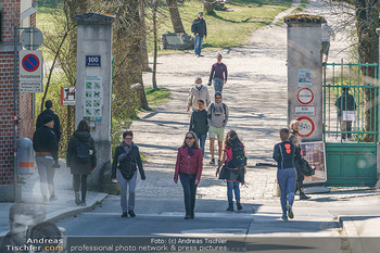 Corona Feature - Wien, NÖ - So 05.04.2020 - Großer Andrang Spaziergänger Jogger Läufer Coronavirus Ausgan18