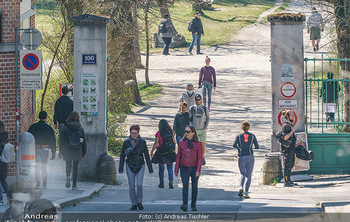 Corona Feature - Wien, NÖ - So 05.04.2020 - Großer Andrang Spaziergänger Jogger Läufer Coronavirus Ausgan19