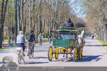 Corona Feature - Wien, NÖ - So 05.04.2020 - Großer Andrang Fiaker Jogger Läufer Radfahrer Coronavirus Ausg36