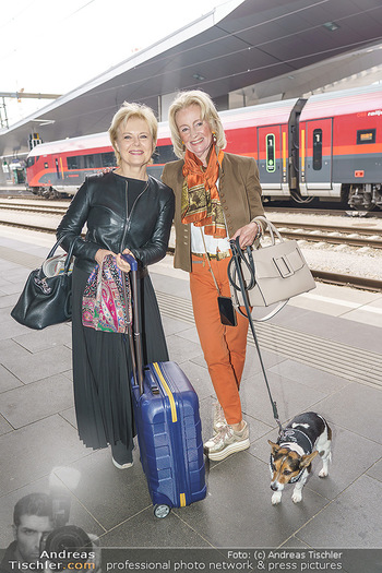 Werbeshooting für Festspielprogramm - Theaterpark Berndorf - Sa 13.06.2020 - Ildiko RAIMONDI Elisabeth GÜRTLER mit Hund Ella19