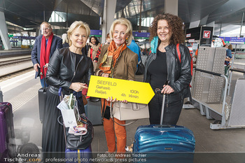 Werbeshooting für Festspielprogramm - Theaterpark Berndorf - Sa 13.06.2020 - Ildiko RAIMONDI, Elisabeth GÜRTLER mit Hund Ella, Angelika KIRC28