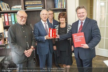 Ewald Plachutta Geburtstag - Brandstätter Verlag, Wien - Mo 15.06.2020 - Christian BRANDSTÄTTER mit Sohn Niki (Nikolaus), Ewald und Eva 5