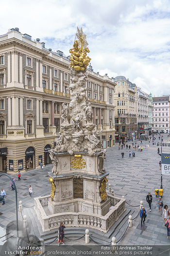 Botox Boys auf Beautytour - Privatklinik Worseg und John Harris - Di 16.06.2020 - Blick auf den GRABEN Fußgängerzone mit Pestsäule57