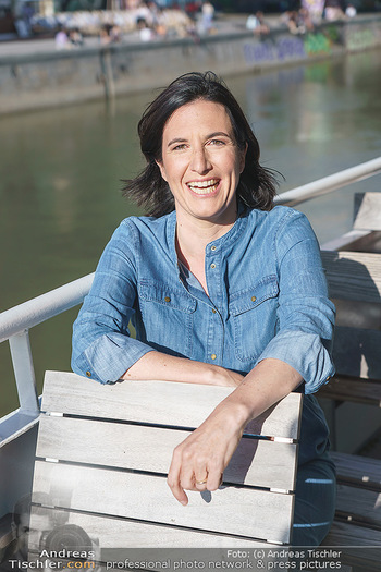 Liebesg´schichten und Heiratssachen - MS Blue Danube, Wien - Mi 24.06.2020 - Nina HOROWITZ (Portrait)18