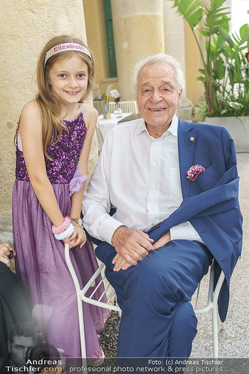 Wir spielen für Österreich - Empfang - Henrici, Eisenstadt - Fr 26.06.2020 - Harald SERAFIN mit Enkelkind Enkeltochter Elisabetta65