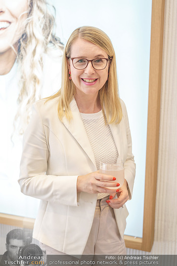 Pre-Opening - Waterdrop Store - Do 02.07.2020 - Ministerin Margarete SCHRAMBÖCK (Portrait)15