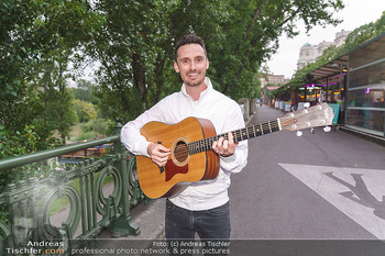 James Cottriall Konzert - Summerstage - Di 04.08.2020 - James COTTRIALL mit seiner Gitarre6