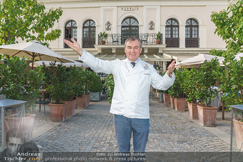 Festspiel Premiere - Grafenegg - Fr 14.08.2020 - Toni MÖRWALD vor seinem Restaurant Schlosstaverene7