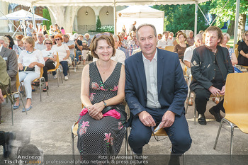 Premiere ´ÖsterReich an Witz´ - Theaterpark Berndorf - Do 20.08.2020 - Berndorf Bürgermeister Franz RUMPLER mit Ehefrau Barbara45