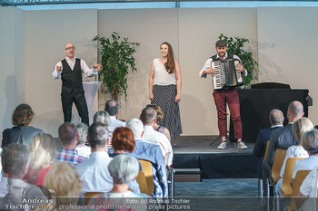 Premiere ´ÖsterReich an Witz´ - Theaterpark Berndorf - Do 20.08.2020 - Robert KOLAR, Helmut und Maria STIPPICH auf der Bühne63