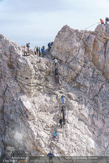 200 Jahre Erstbesteigung - Zugspitze - Do 27.08.2020 - Alle wollen tw. in Halbschuhen zum Gipfelkreuz, Massenandrang am14