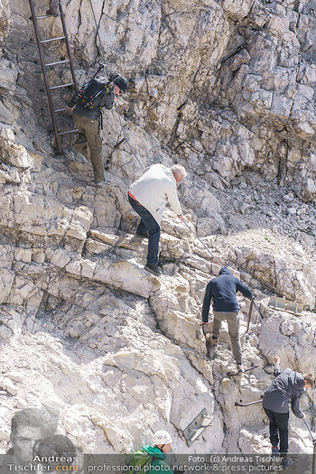 200 Jahre Erstbesteigung - Zugspitze - Do 27.08.2020 - Alle wollen tw. in Halbschuhen zum Gipfelkreuz, Massenandrang am17