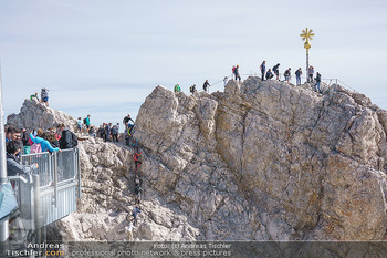 200 Jahre Erstbesteigung - Zugspitze - Do 27.08.2020 - Alle wollen tw. in Halbschuhen zum Gipfelkreuz, Massenandrang am21