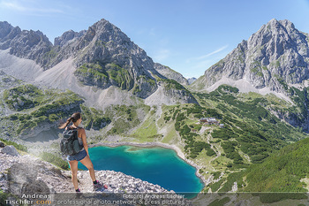 Österreich in Farben - Österreich - Mo 31.08.2020 - Wanderin Katharina beim natürlichen Bergsee Drachensee in Tirol67