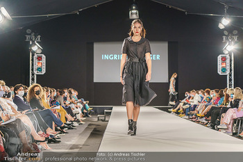 Ingried Brugger Show - Vienna Fashion Week Zelt - Di 08.09.2020 - Model am Laufsteg39