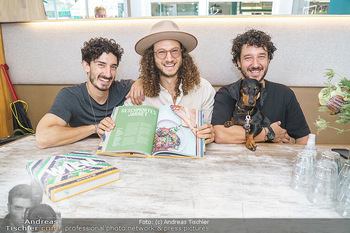 Kochbuchpräsentation - Neni´s am Naschmarkt - Mi 16.09.2020 - Brüder Nuriel, Nadin und Eleior MOLCHO mit Hund Lotti7