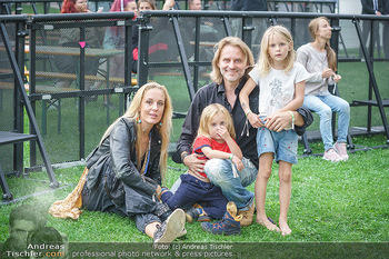 Climate Kirtag - Heldenplatz - Do 17.09.2020 - Familie Lilian KLEBOW, Erich ALTENKOPF mit Kindern Charlie und S1