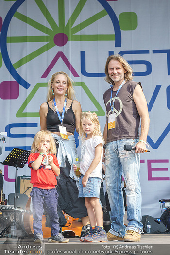Climate Kirtag - Heldenplatz - Do 17.09.2020 - Familie Lilian KLEBOW, Erich ALTENKOPF mit Kindern Charlie und S7