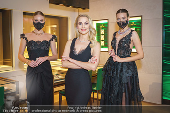 Silvia Schneider- the black collection - Bucherer, Wien - Mo 05.10.2020 - Silvia SCHNEIDER mit Models mit Corona Schutzmaske20