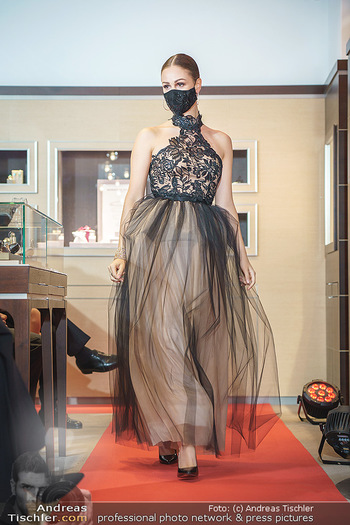 Silvia Schneider- the black collection - Bucherer, Wien - Mo 05.10.2020 - Model am Laufsteg72