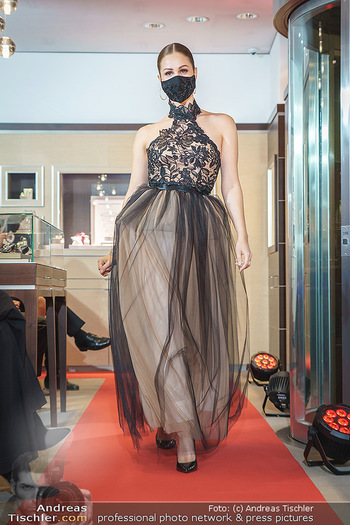 Silvia Schneider- the black collection - Bucherer, Wien - Mo 05.10.2020 - Model am Laufsteg73