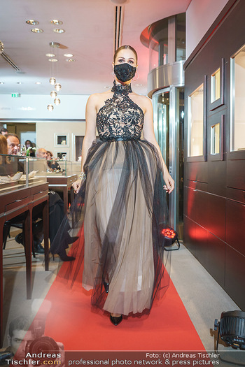 Silvia Schneider- the black collection - Bucherer, Wien - Mo 05.10.2020 - Model am Laufsteg75