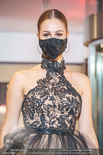Silvia Schneider- the black collection - Bucherer, Wien - Mo 05.10.2020 - Model am Laufsteg76