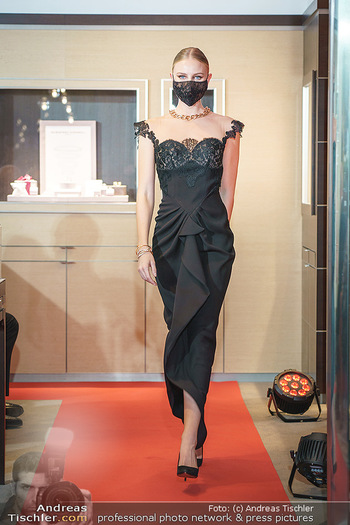 Silvia Schneider- the black collection - Bucherer, Wien - Mo 05.10.2020 - Model am Laufsteg77