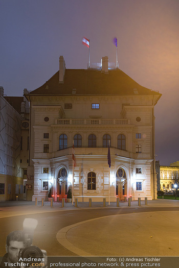 Wien bei Nacht Teil 1 - Wien - So 15.11.2020 - Präsidentschaftskanzlei, Sitz des Bundespräsidenten Republik, 19