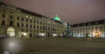 Wien bei Nacht Teil 1 - Wien - So 15.11.2020 - In der Burg, Hof in der Hofburg, Michaelerkuppel, Kaiser-Franz I21