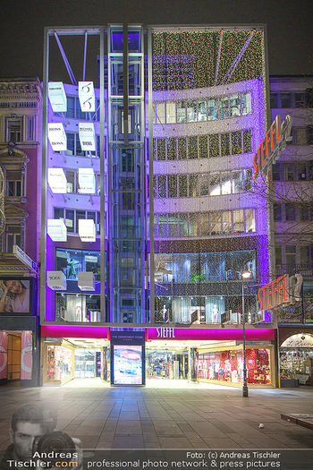 Wien bei Nacht Teil 1 - Wien - So 15.11.2020 - kaufhaus Steffl Kärtnerstraße mit Weihnachtsbeleuchtung geschl33