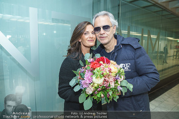 Licht ins Dunkel Gala - ORF Zentrum - Mi 25.11.2020 - Andrea BOCELLI mit Ehefrau Veronica (BERTI)113
