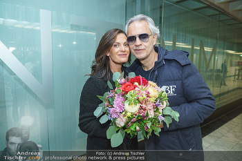 Licht ins Dunkel Gala - ORF Zentrum - Mi 25.11.2020 - Andrea BOCELLI mit Ehefrau Veronica (BERTI)114