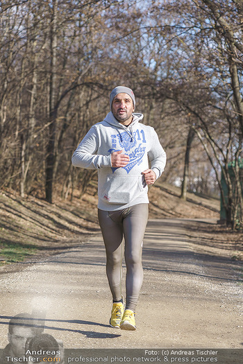 Spaziergang mit Fadi Merza - Wien - Mo 25.01.2021 - Fadi MERZA beim Laufen25