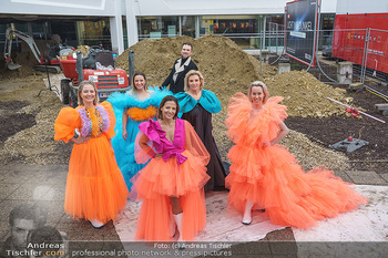 Niko Niko Fototermin - ORF Zentrum - Mi 03.02.2021 - Designer NIKO NIKO mit Models auf Baustelle5
