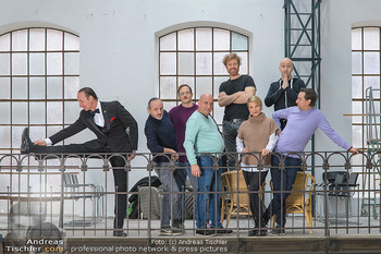 Fotoshooting zu Ladies Night - Kunsthalle Berndorf, NÖ - Di 09.02.2021 - Gruppenfoto Darsteller (Kristina SPRENGER, Christoph FÄLBL, Mic32