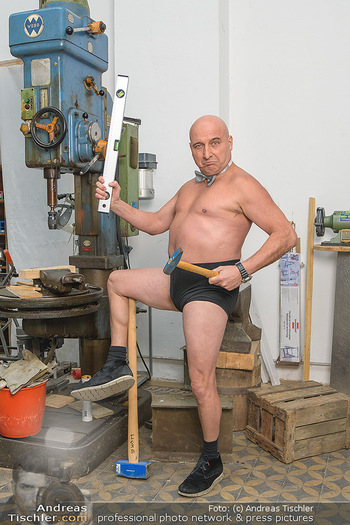 Fotoshooting zu Ladies Night - Kunsthalle Berndorf, NÖ - Di 09.02.2021 - Christoph FÄLBL in Unterwäsche103