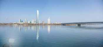 Spaziergang mit Daniela Fally - Entlang der Donau, Wien - Di 23.02.2021 - Vienna Skyline mit DC Tower, Baustelle, UNO City, Reichsbrücke,24
