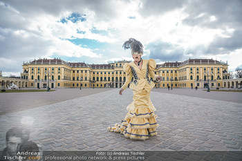 Spaziergang mit Tamara Mascara - Schloss Schönbrunn, Wien - Do 18.03.2021 - Tamara MASCARA (alias Raphael MASSARO)10